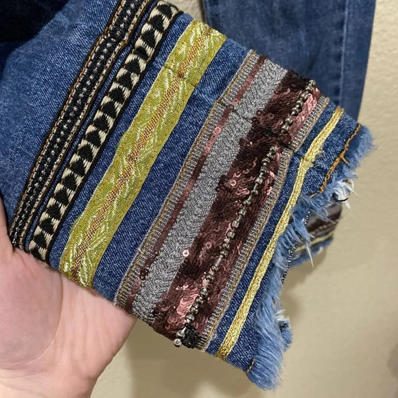 ANTHROPOLOGIE Pilcro Embroidered Cuff Hem Slim Straight Jeans 25 - Picture 6 of 9